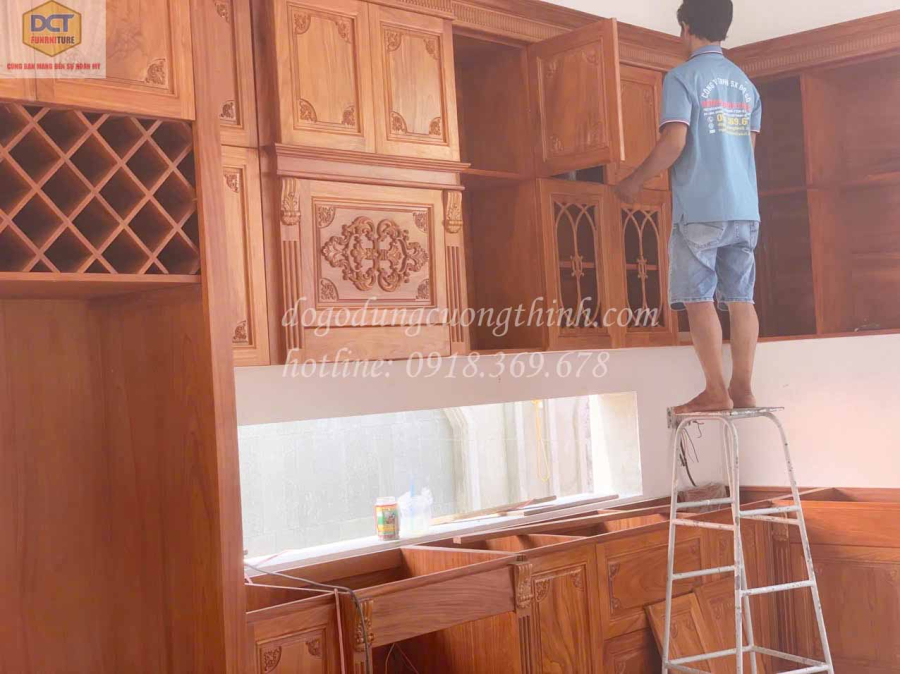 Tủ bếp kết hợp tủ rượu, quầy bar, đảo bếp